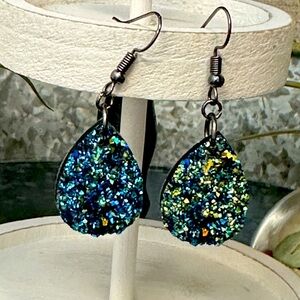 Gorgeous Color shifting black/blue green dangle earrings.